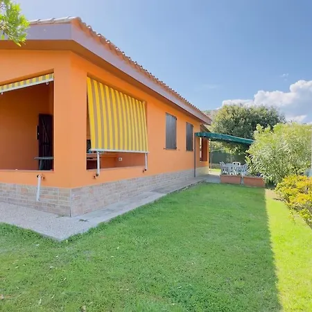 Rosi - Al Mare Con Splendido Giardino *