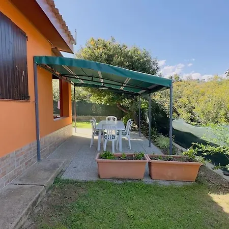 Rosi - Al Mare Con Splendido Giardino *