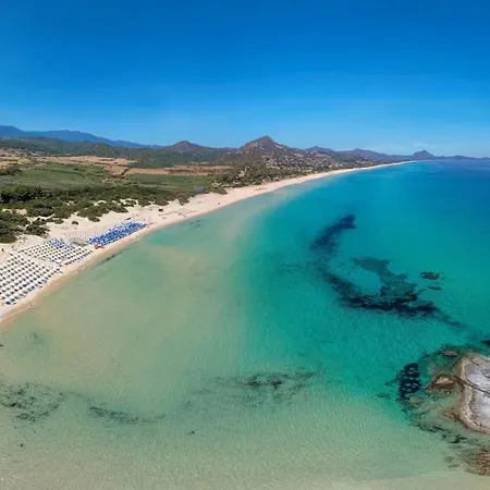 Rosi - Al Mare Con Splendido Giardino