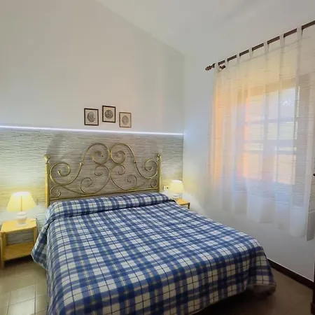 Rosi - Al Mare Con Splendido Giardino Vakantiehuis